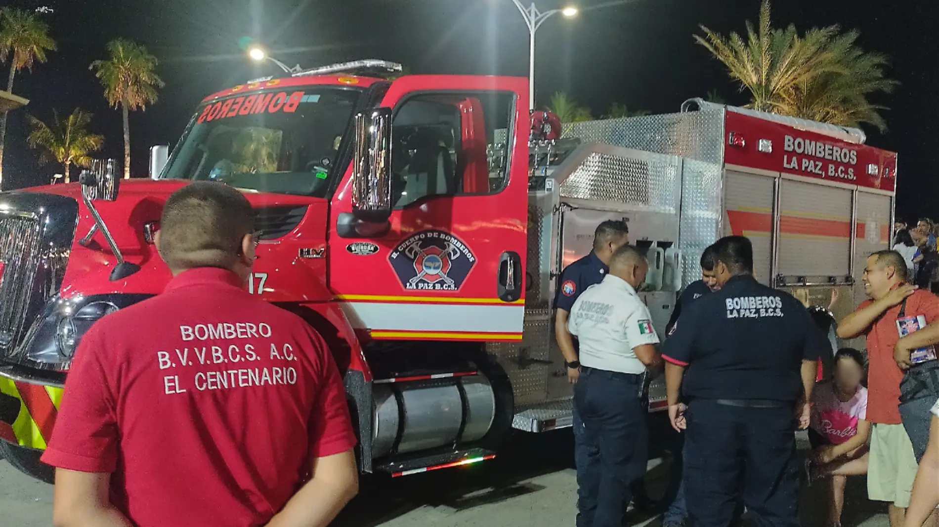 entregan camion de bomberos en la paz